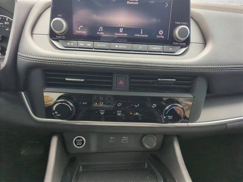 Used 2023 Nissan Rogue S FWD image 11