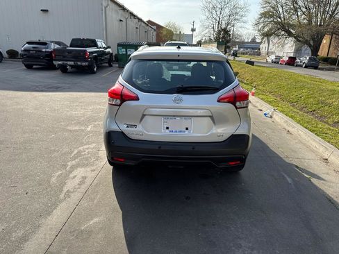 Used 2020 Nissan Kicks SV FWD image 10