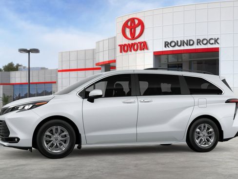 New 2026 Toyota Sienna XLE image 3