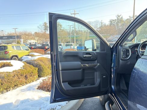 Used 2021 Chevrolet Silverado 2500 LTZ w/ LTZ Plus Package image 11