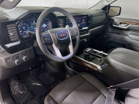 Used 2025 GMC Sierra 1500 Elevation w/ Preferred Package AWD/4WD image 9