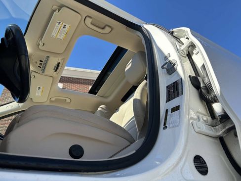 Used 2018 Mercedes-Benz GLC 300 4MATIC image 30