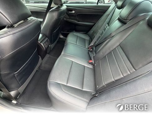 Used 2017 Toyota Camry XLE w/ Moonroof Package FWD image 15