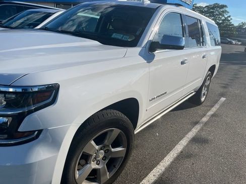 Used 2019 Chevrolet Suburban Premier AWD/4WD image 1