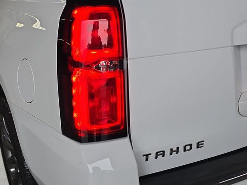 Used 2016 Chevrolet Tahoe LTZ AWD/4WD image 32