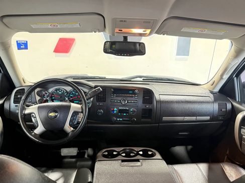 Used 2014 Chevrolet Silverado 2500 LT w/ Interior Plus Package AWD/4WD image 9