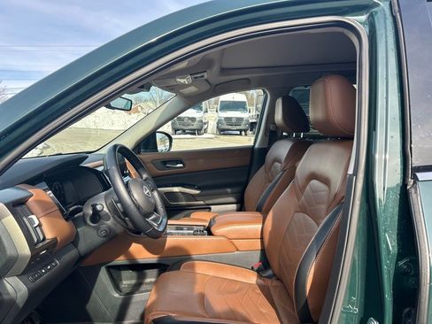 Certified 2023 Nissan Pathfinder Platinum w/ Cargo Package image 11