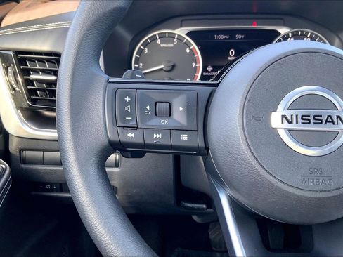 Used 2021 Nissan Rogue SV image 21