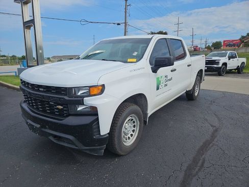 Used 2022 Chevrolet Silverado 1500 W/T w/ WT Value Package AWD/4WD image 3