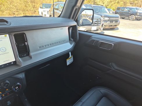 New 2025 Ford Bronco Outer Banks image 21