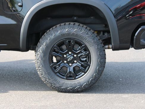 New 2026 Chevrolet Silverado 1500 ZR2 w/ Dark Appearance Package AWD/4WD image 17