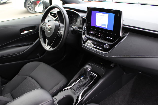 Certified 2025 Toyota Corolla Hatchback w/ SE Package FWD image 22