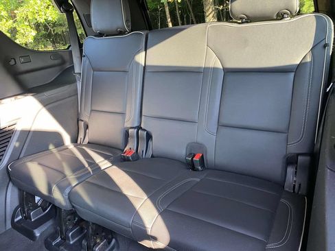 Used 2024 Chevrolet Tahoe Premier AWD/4WD image 12