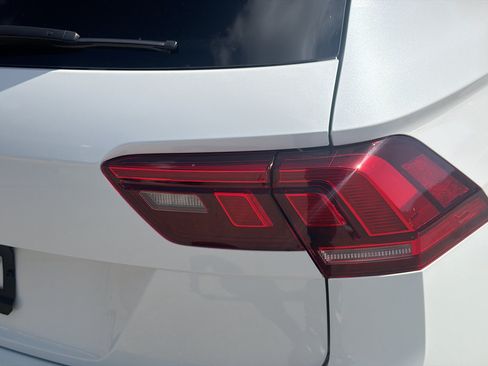 Certified 2023 Volkswagen Tiguan SE R-Line FWD image 27