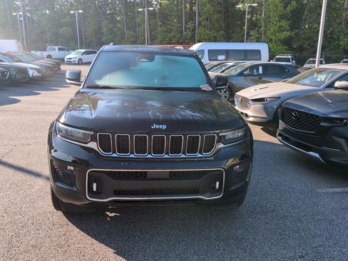 Used 2025 Jeep Grand Cherokee Overland w/ Trailer Tow Package AWD/4WD image 2