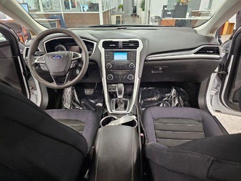 Used 2014 Ford Fusion SE FWD image 9