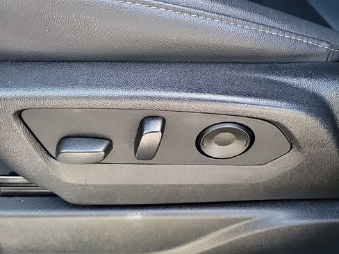 Used 2025 Chevrolet Tahoe Z71 image 16