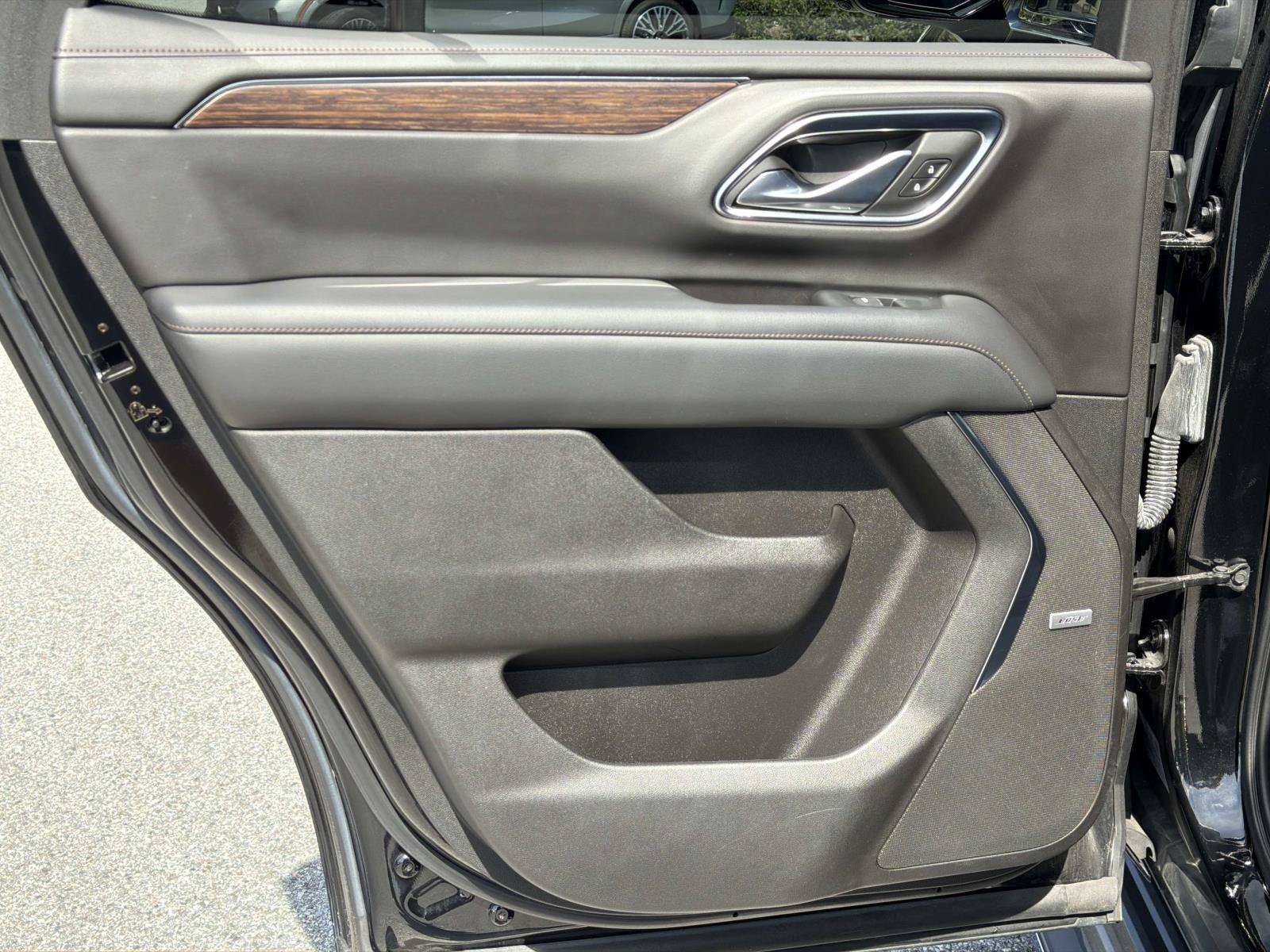 Used 2021 Chevrolet Tahoe High Country RWD image 12