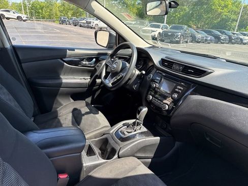 Used 2018 Nissan Rogue Sport SV AWD/4WD image 29
