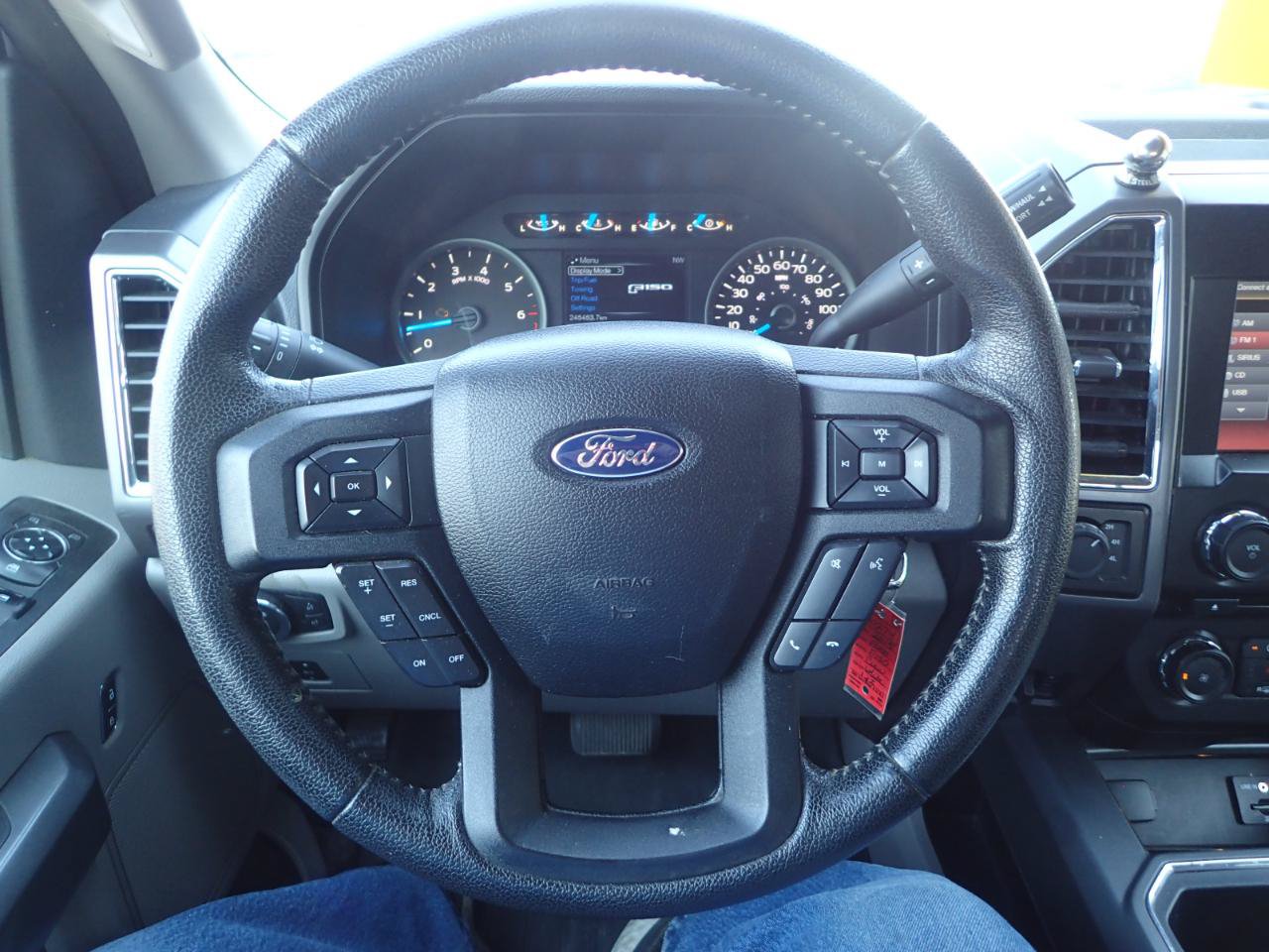 Used 2015 Ford F150 XLT w/ Equipment Group 302A Luxury AWD/4WD image 15