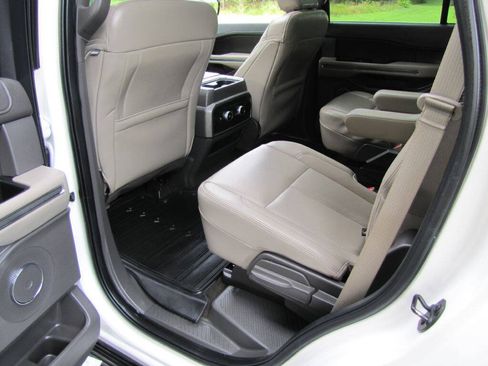 Used 2021 Ford Expedition XLT RWD image 16