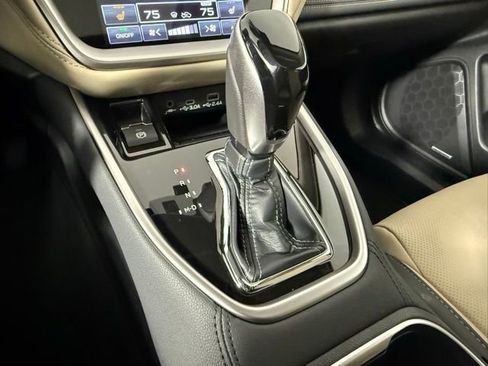 Used 2025 Subaru Outback Limited image 28