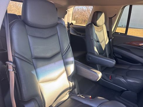 Used 2018 Cadillac Escalade Luxury image 52