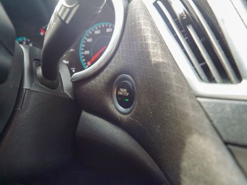 Used 2021 Chevrolet Malibu LT image 21