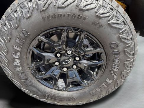 New 2026 Chevrolet Colorado ZR2 w/ Midnight Edition AWD/4WD image 31