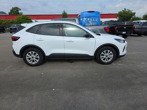 Certified 2025 Ford Escape Active FWD image 2