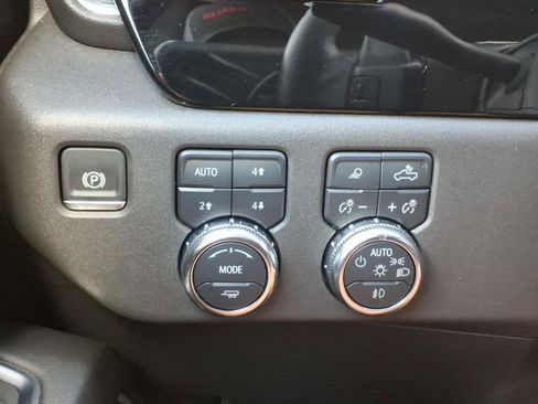 Used 2025 GMC Sierra 1500 Elevation w/ Preferred Package AWD/4WD image 22