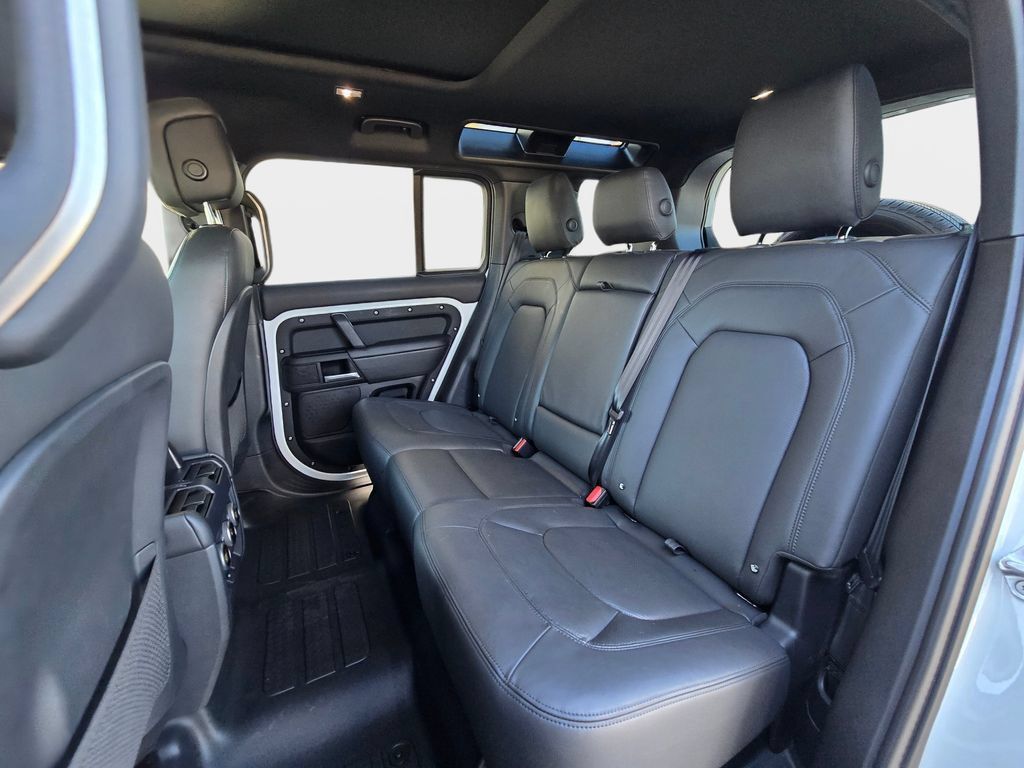 Used 2025 Land Rover Defender 110 S AWD/4WD image 17