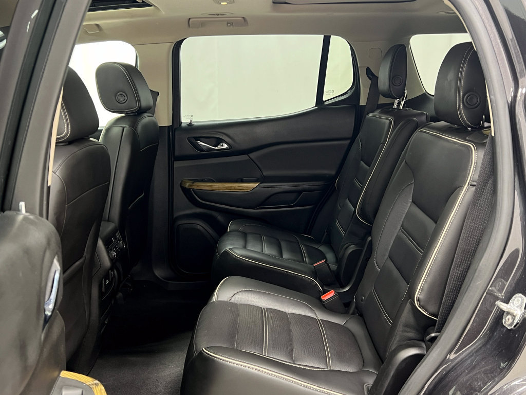 Used 2017 GMC Acadia Denali w/ Technology Package AWD/4WD image 33