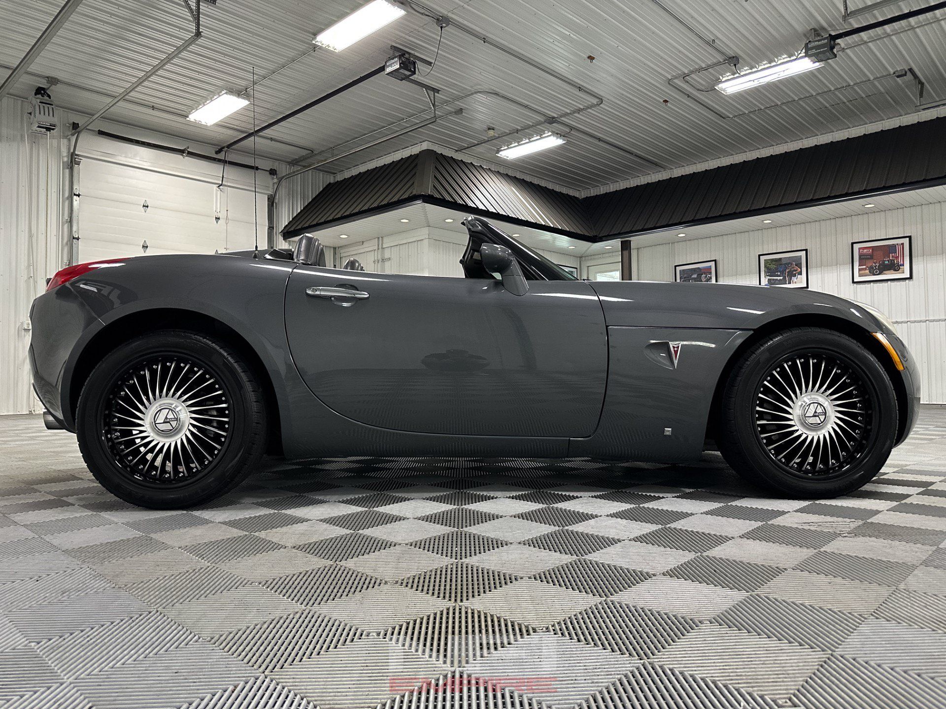 Used 2008 Pontiac Solstice Convertible w/ Premium Package RWD image 26