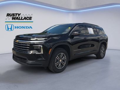 Used 2025 Chevrolet Traverse LT