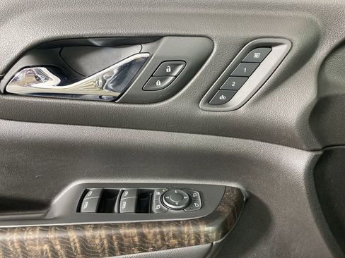 Certified 2023 GMC Acadia Denali w/ Black Diamond Edition image 24