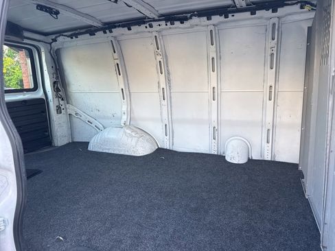 Used 2018 GMC Savana 2500 w/ Communications Package image 22
