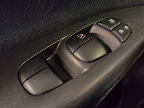 Used 2019 Nissan Sentra S FWD image 27