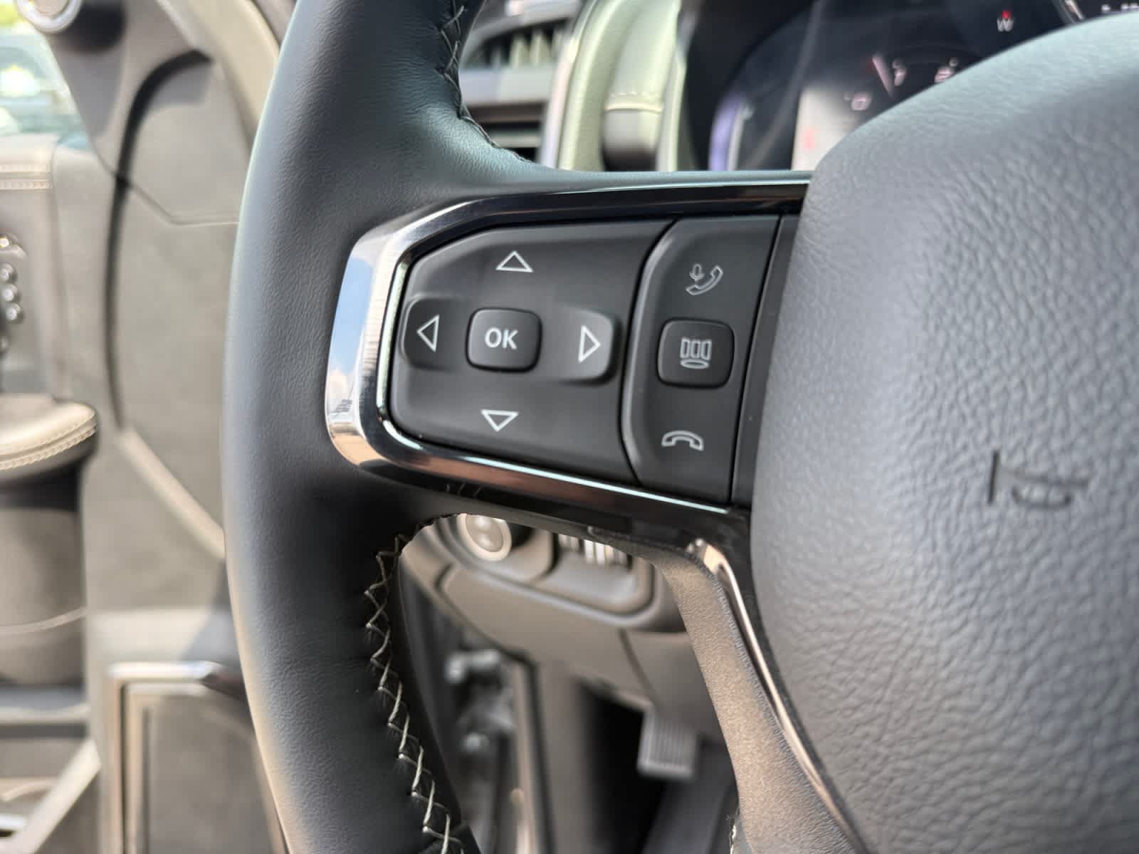 Used 2026 RAM 2500 Limited AWD/4WD image 24