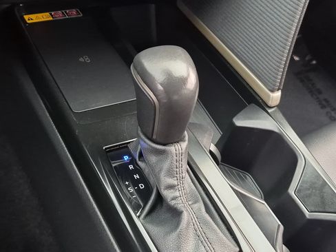 Used 2025 Toyota Camry SE FWD image 19