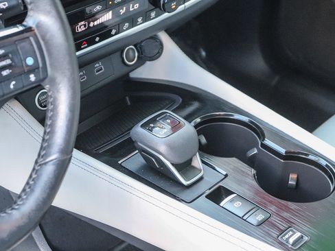 Used 2021 Nissan Rogue SL image 22