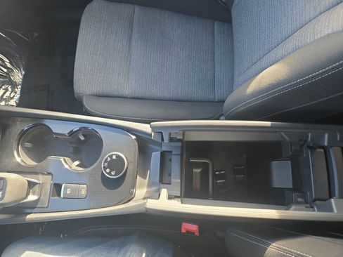 Used 2023 Nissan Rogue SV image 24