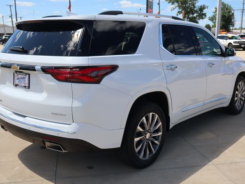 Used 2023 Chevrolet Traverse Premier AWD/4WD image 5