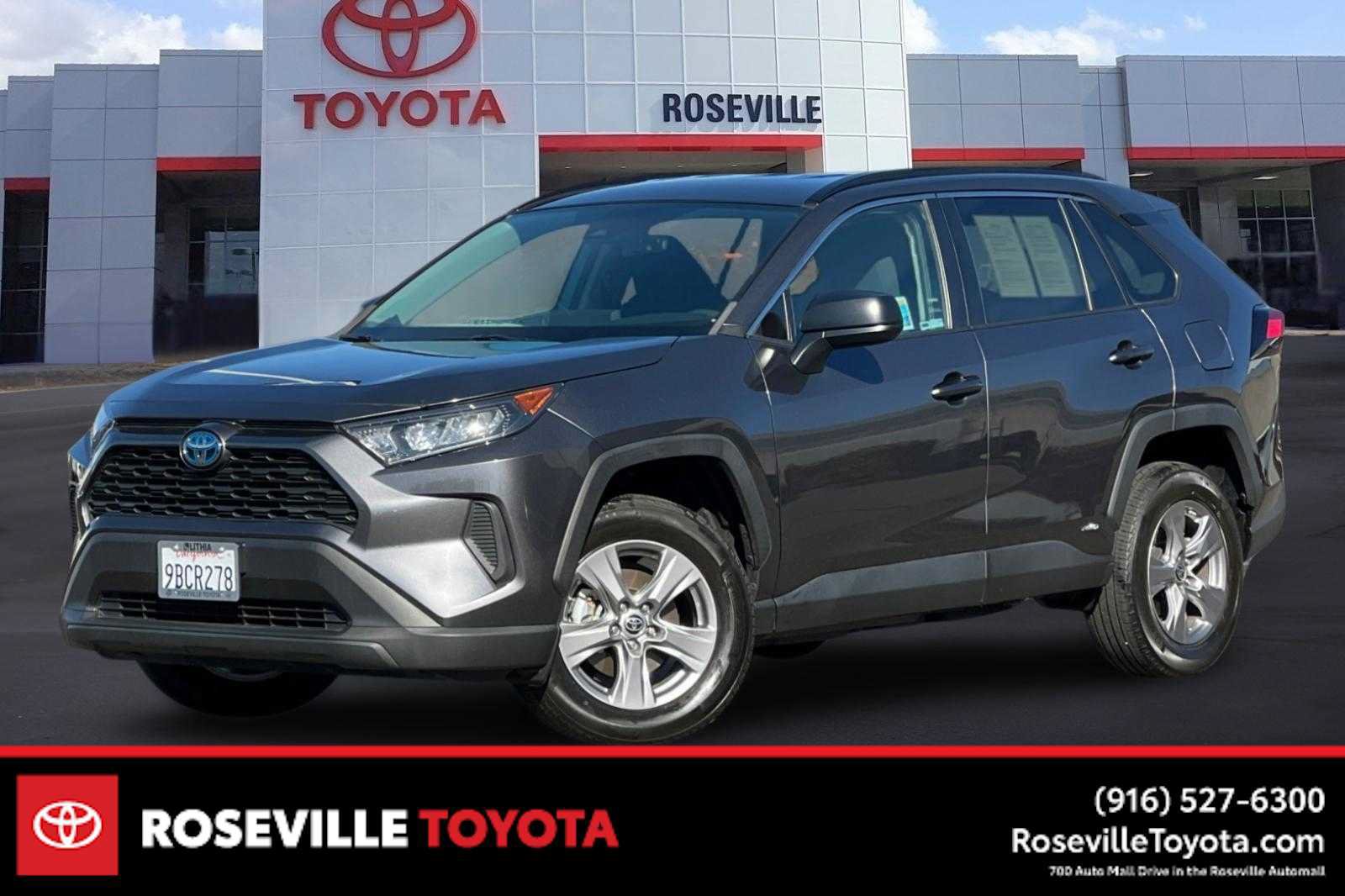 Certified 2022 Toyota RAV4 LE AWD/4WD image 1