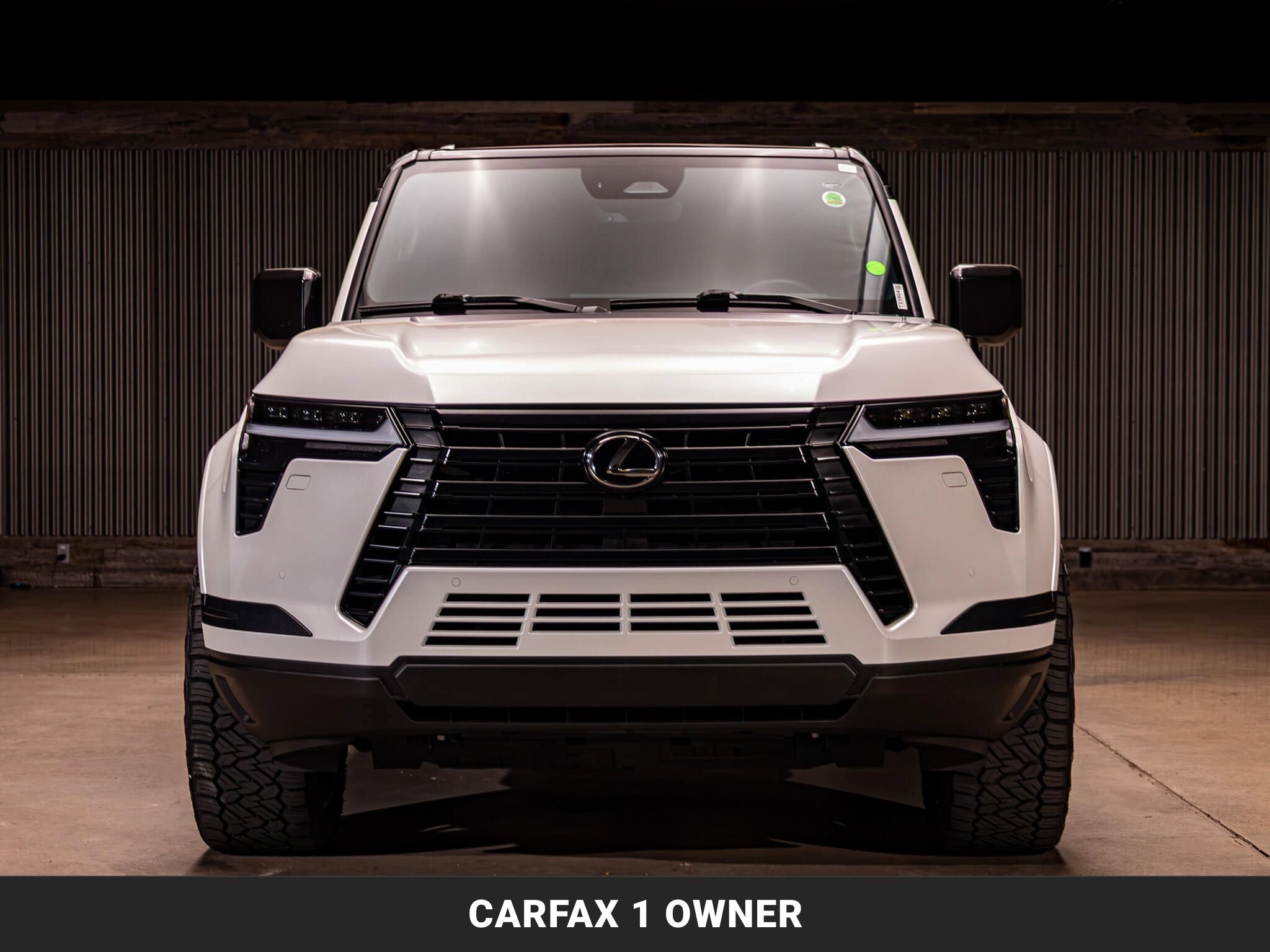 Used 2025 Lexus GX 550 w/ Accessory Package (2T) AWD/4WD image 3