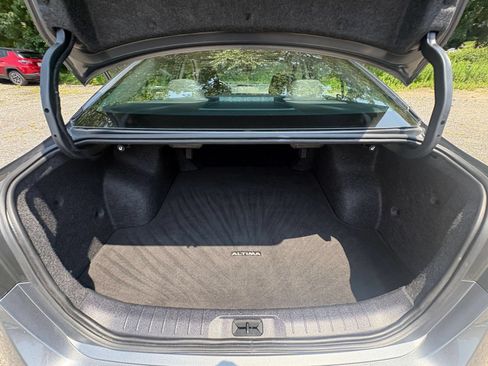Used 2025 Nissan Altima 2.5 SV FWD image 29