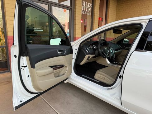 Used 2020 Acura TLX image 15