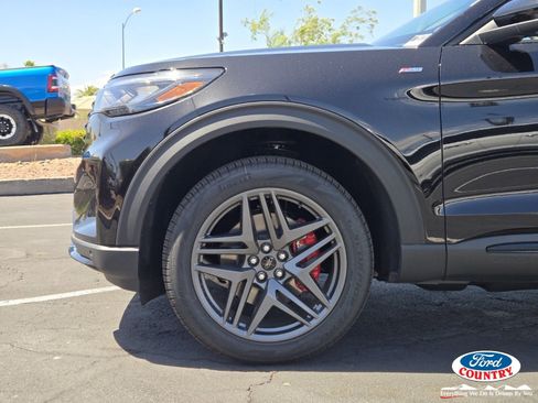 New 2026 Ford Explorer ST-Line w/ ST-Line Street Pack AWD/4WD image 5