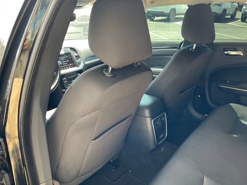 Used 2023 Chrysler 300 Touring w/ Sport Appearance Package RWD image 19