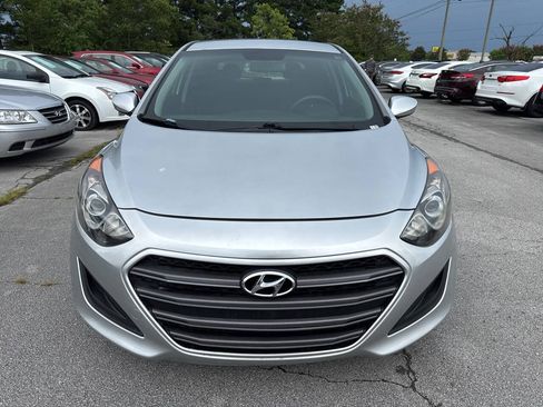 Used 2017 Hyundai Elantra GT FWD image 2